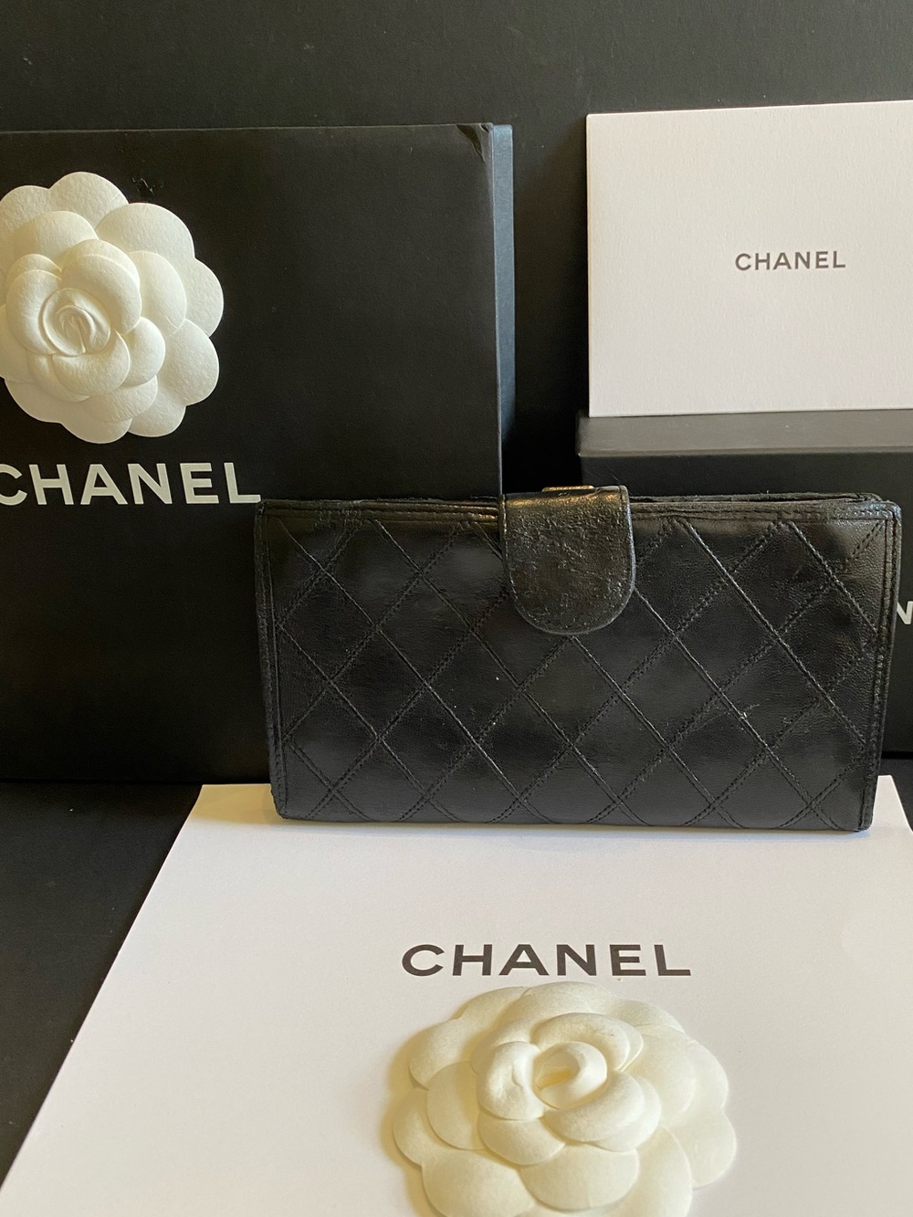 Chanel Vintage Authentic Black Lambskin Quilted Wallet with Coin Compartment - Picture 1 of 14